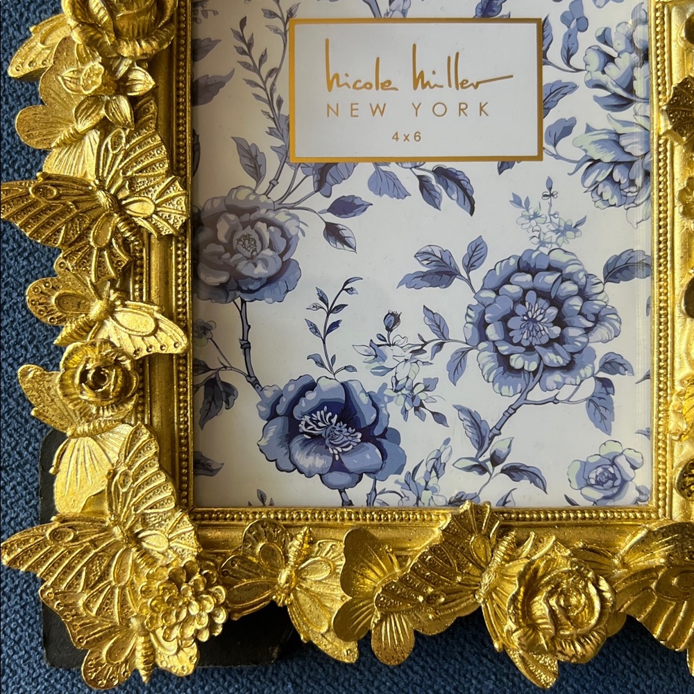 Nicole Miller Butterfly Photo Frame 4 x 6 Vertical Horizontal Gold Resin Gift - Picture 3 of 10